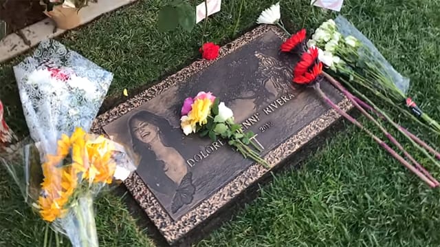 Aseguran que MARIPOSAS rondan la tumba de Jenni Rivera