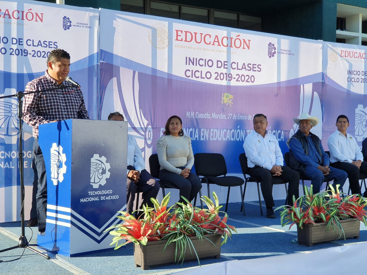 Alcalde de Yecapixtla da banderazo al nuevo semestre en el ITC