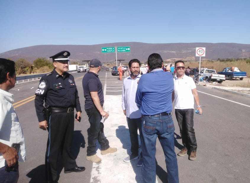 Levantan BLOQUEO en la Autopista Siglo XXI