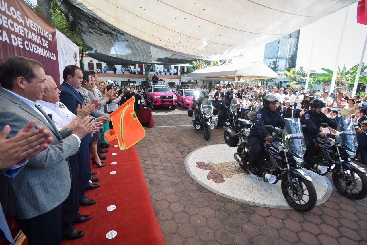 Entregan nuevas patrullas a Cuernavaca