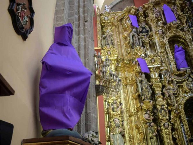 Iglesia implementa ‘Una cuaresma SIN MUJERES’ y tapa las imágenes de SANTAS
