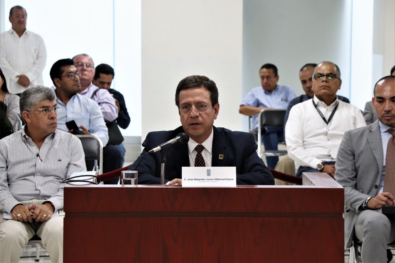 Cuestionan a secretario de hacienda en Congreso