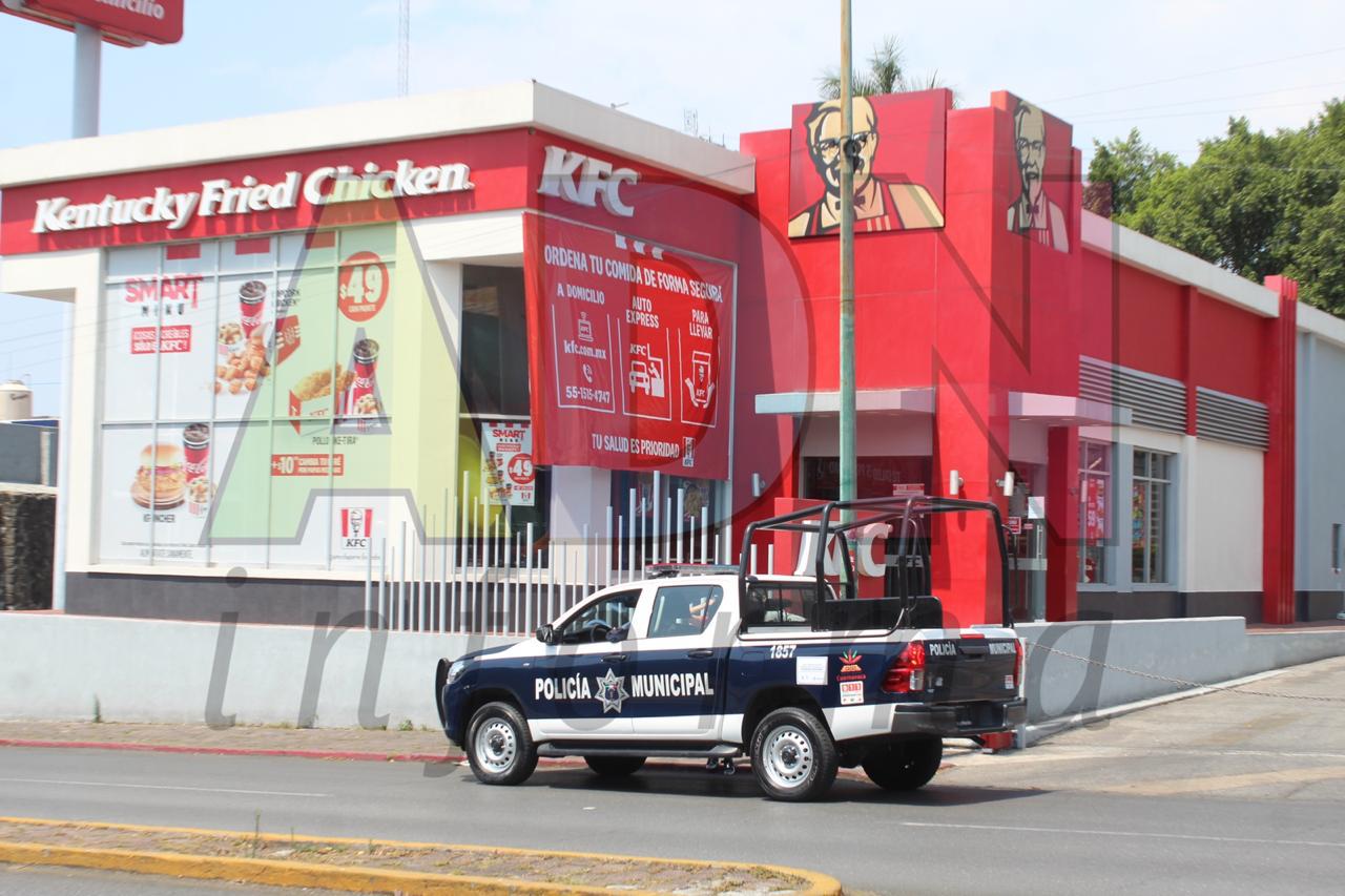 Roban 10 mil pesos de un KFC en Cuernavaca
