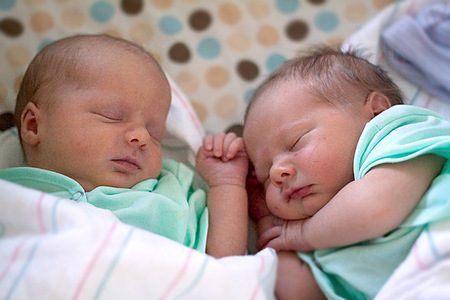 Nombran ‘Covid’ y ‘Corona’ a gemelos nacidos en India