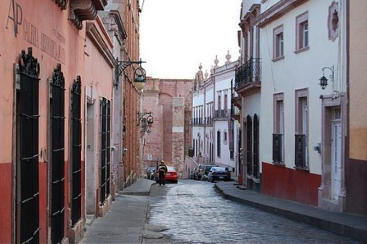 Multarán con 3 mil pesos a personas que anden en la calle