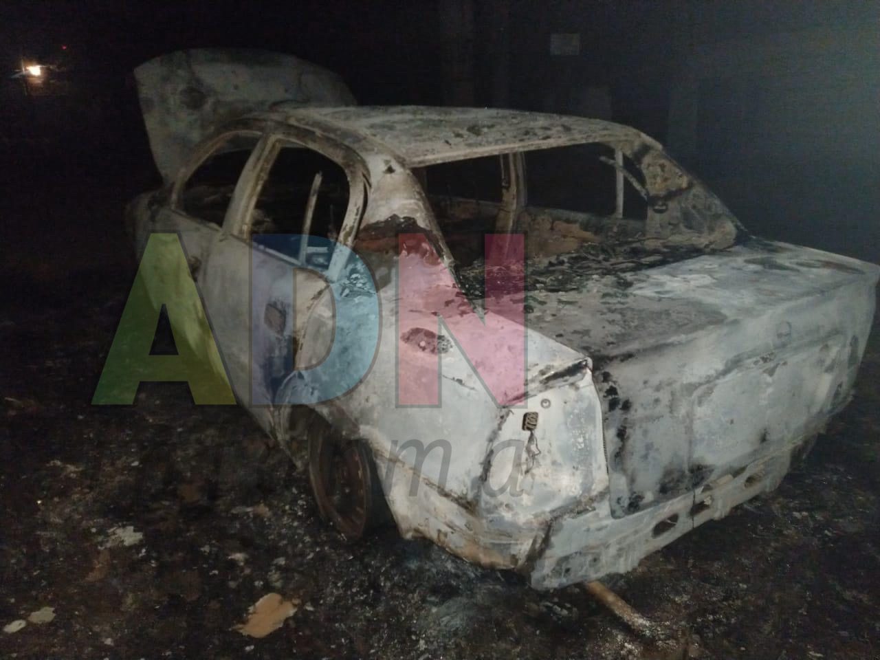 Calcinan a persona dentro de un auto en Cuernavaca