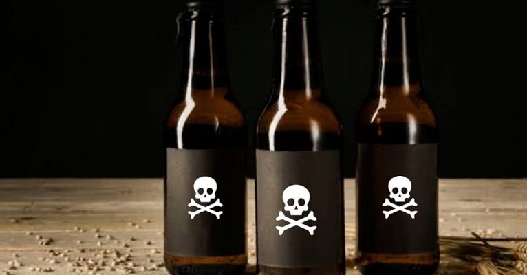 Confirman 9 hombres muertos por ALCOHOL ADULTERADO ya iniciaron investigación