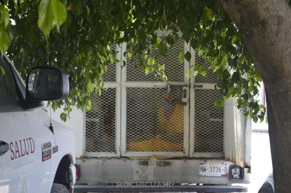 Aislan a preso de Jojutla en una CAMIONETA por tener COVID-19