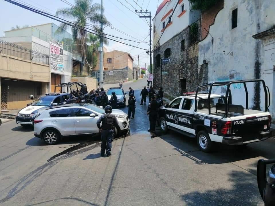 En intensa persecución detienen a hombre que robó una camioneta en Cuernavaca