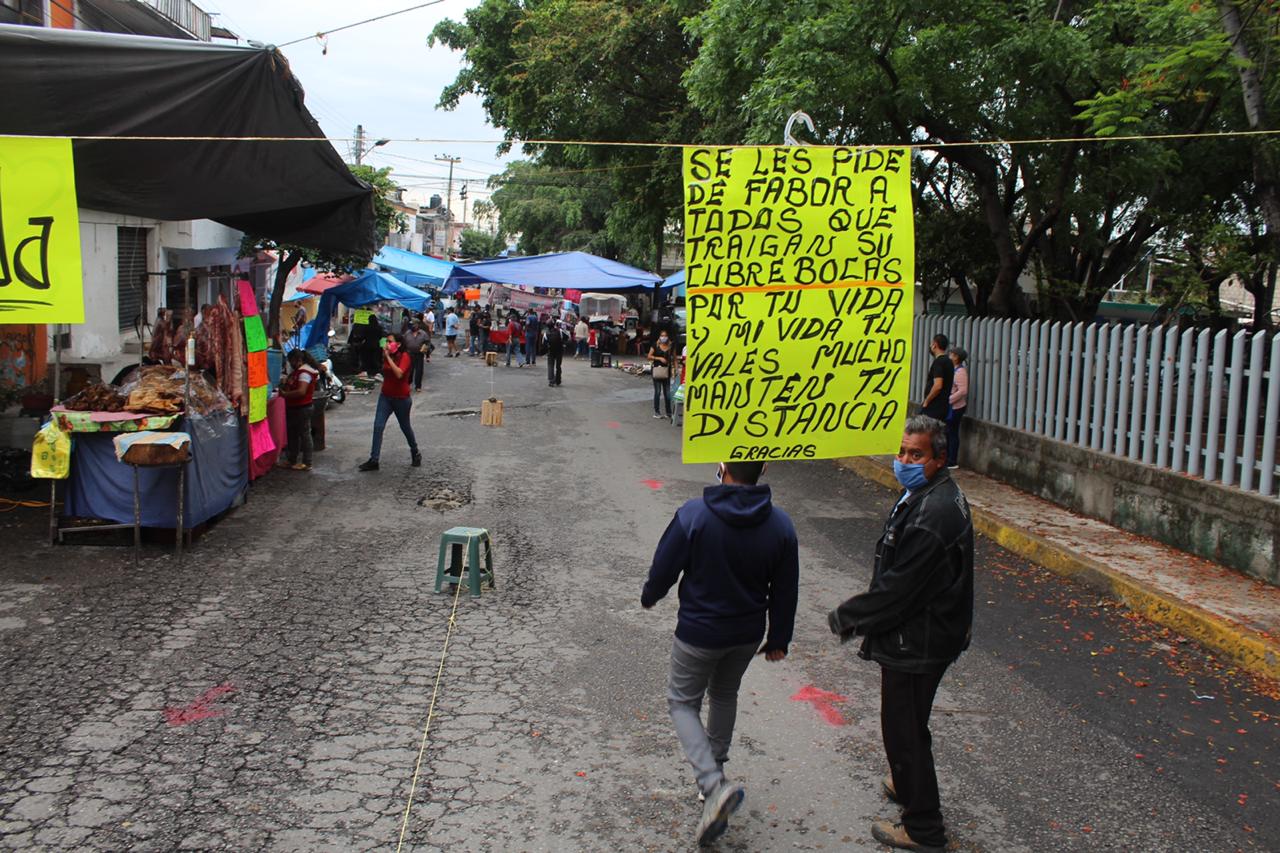 Vuelven a las ventas 300 comerciantes del tianguis de Chapultepec