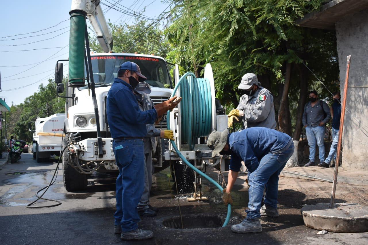 Limpian drenajes y alcantarillados de Jiutepec para evitar inundaciones