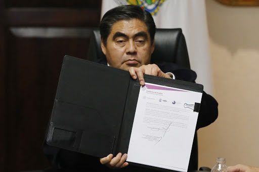 Gobernador de Puebla desata polémica sobre violencia de género.