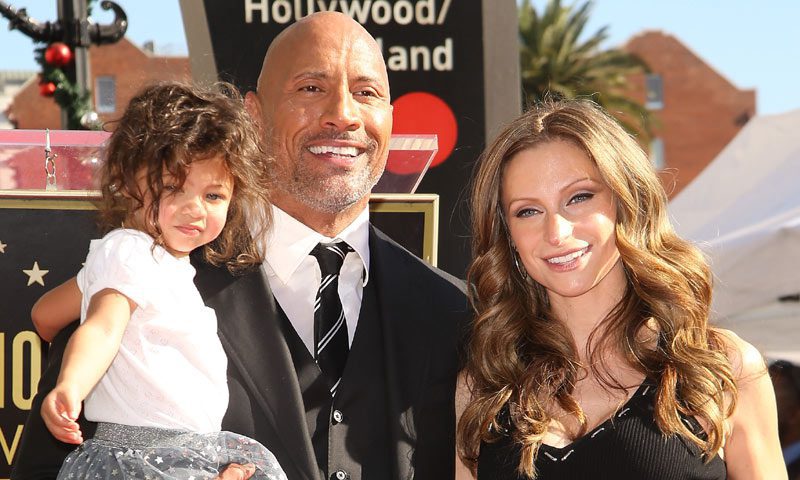 ‘La Roca’ Dwayne Johnson y su familia dieron positivo a COVID-19