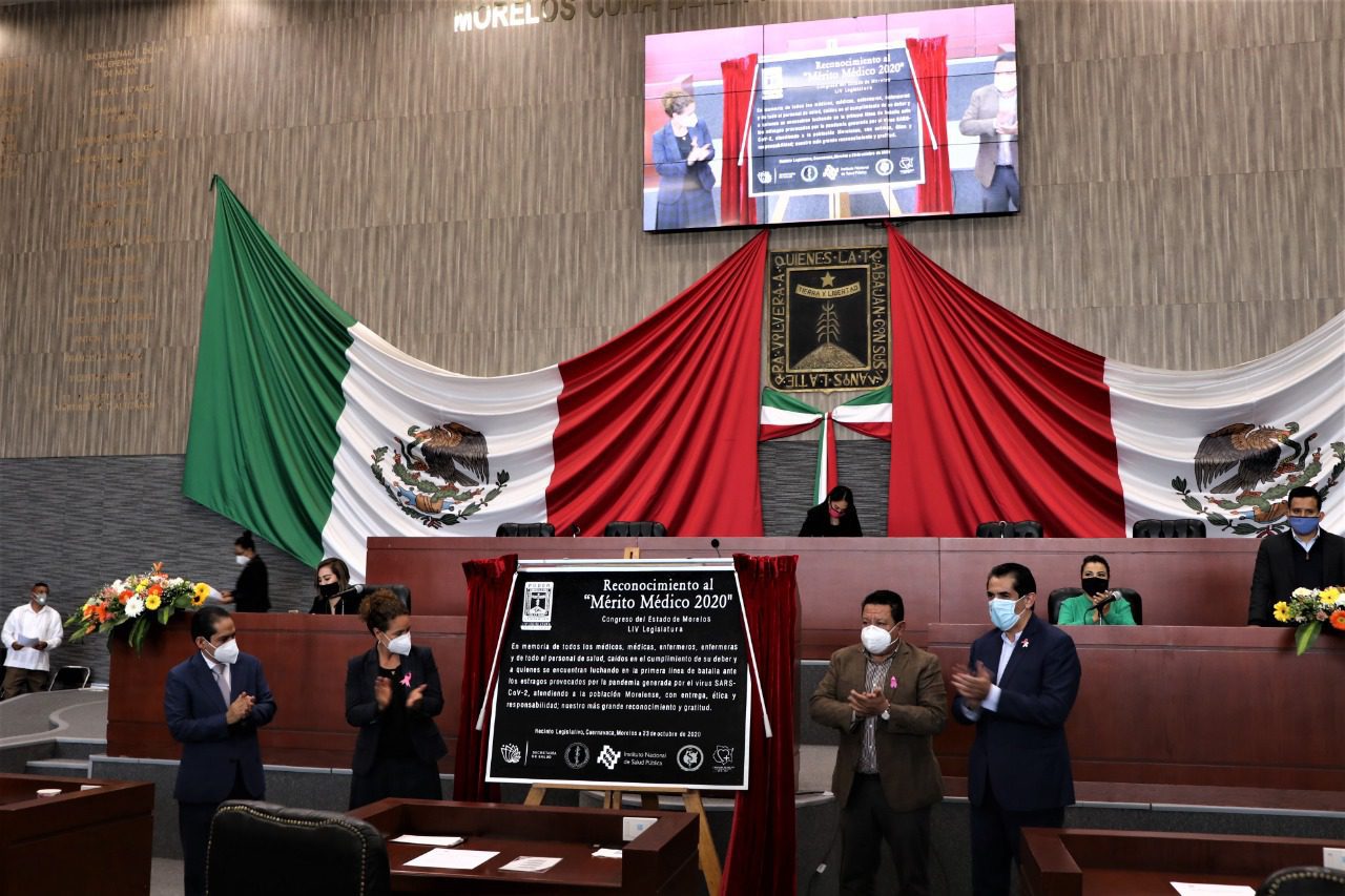 Colocan memorial para reconocer a médicos de Morelos