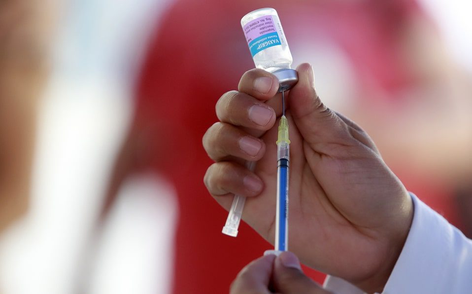 Cofepris emite alertas por falsificación y venta ilegal de vacunas contra la influenza
