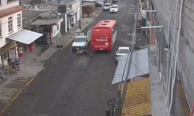 Niña muere al caer de moto y ser arrollada por camión