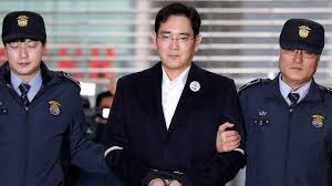Heredero y vicepresidente de Samsung fue condenado a dos años medio de cárcel