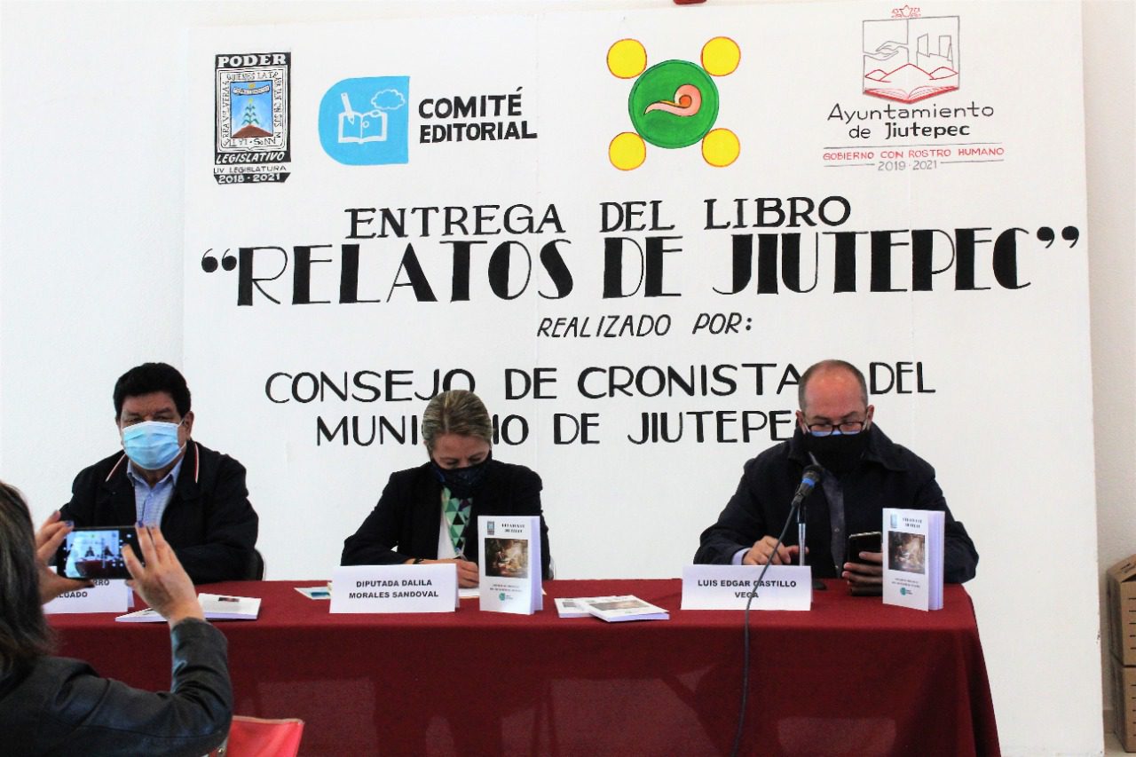Presentan el libro “Relatos de Jiutepec” hecho por cronistas