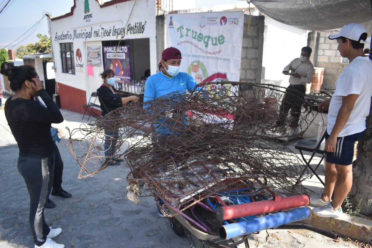Cambian cacharros por productos de la canasta básica en Jiutepec