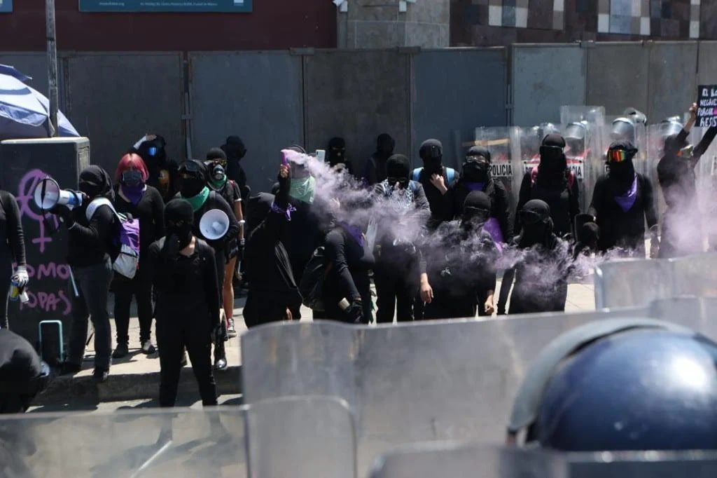 [VIDEO] Encapsulan en la CDMX a feministas previo a la marcha del 8M