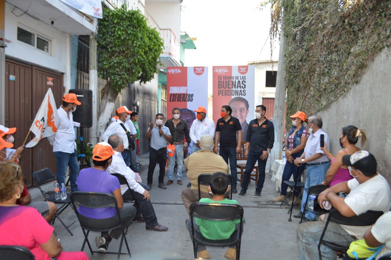 Visita Pablo Portilllo a vecinos de Cuautla para pedir el voto