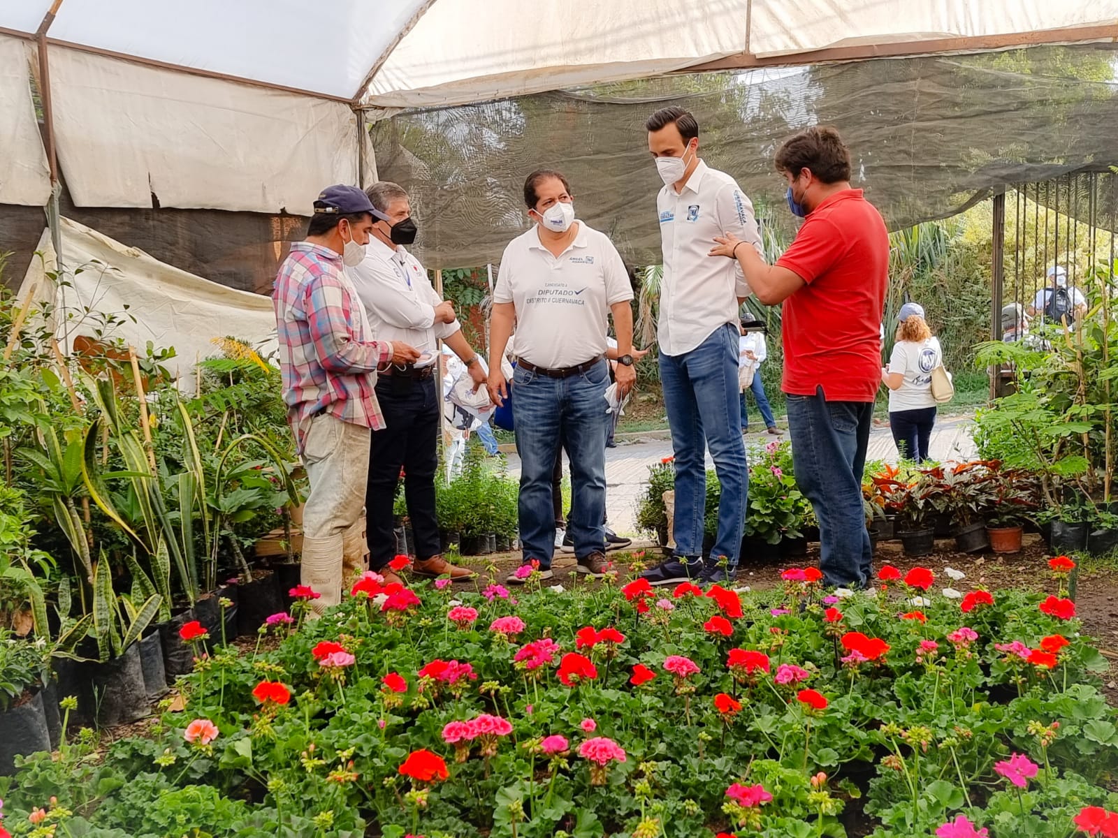 Ofrece José Luis Uriostegui puntos de venta para productores en Cuernavaca