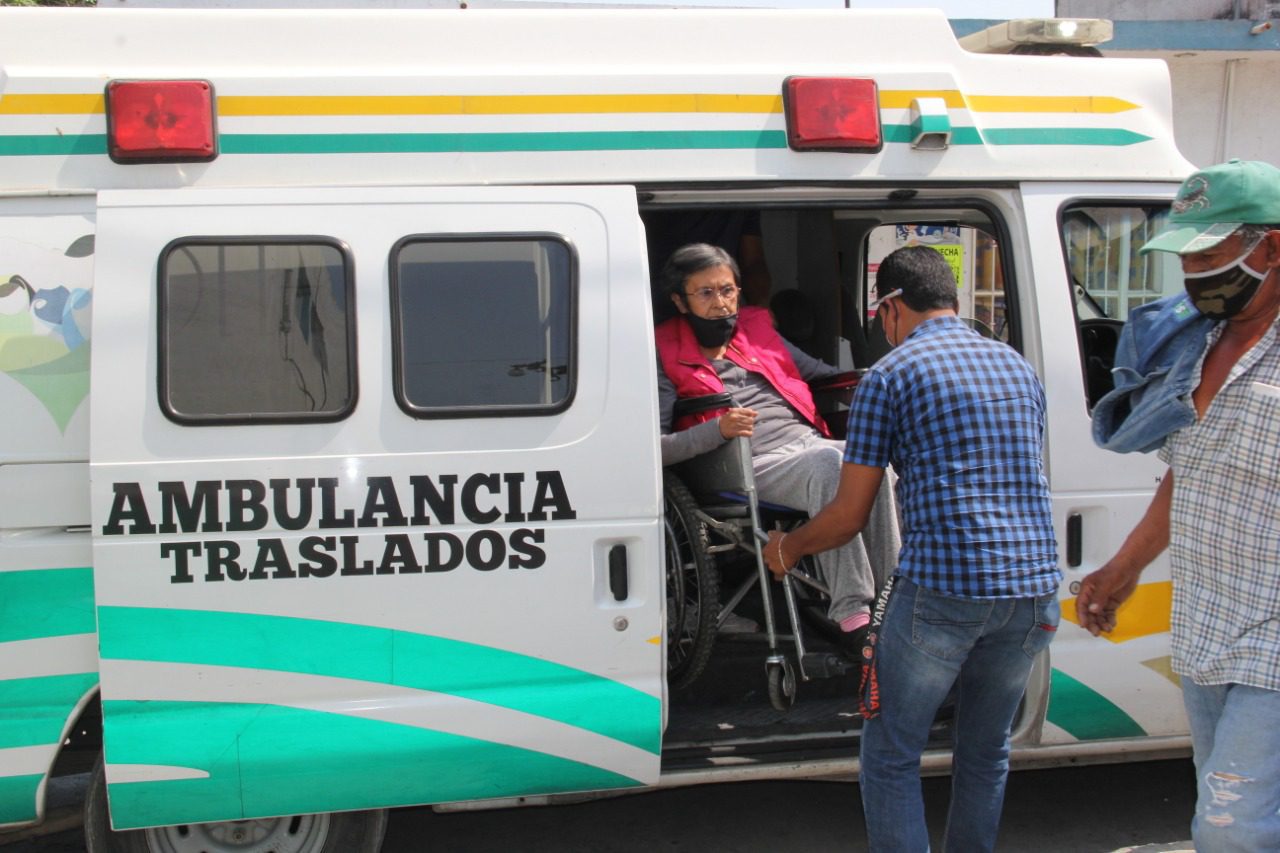 Transportó el DIF de Ayala a personas adultas mayores para vacunarse