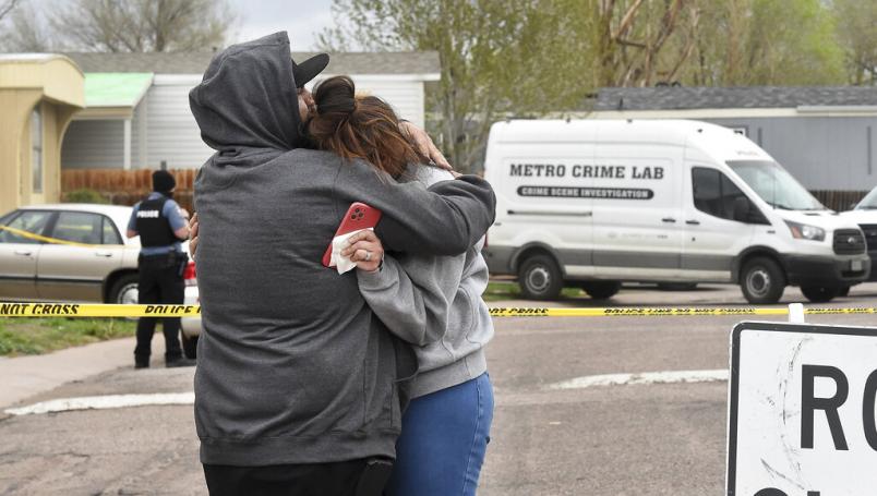 Jóven asesino a tiros a la familia de su novia porque no lo invitaron a una fiesta