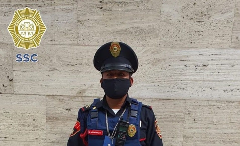 Policía de la CDMX devuelve un cheque de 40 millones de pesos perdido en Polanco