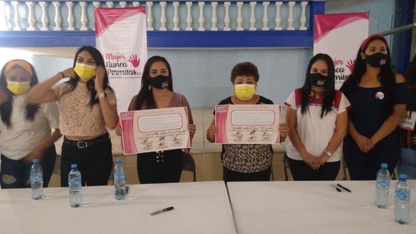 Martha Vique firma pacto para crear fiscalía regional para la mujer