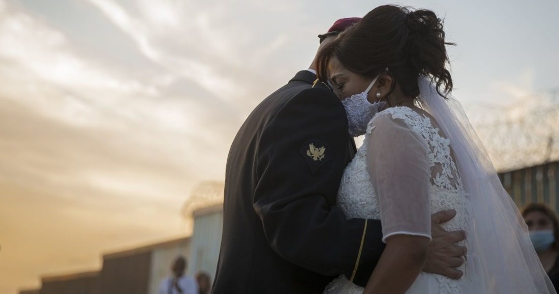 Mujer muere durante su boda, su hermana la sustituye en la ceremonia
