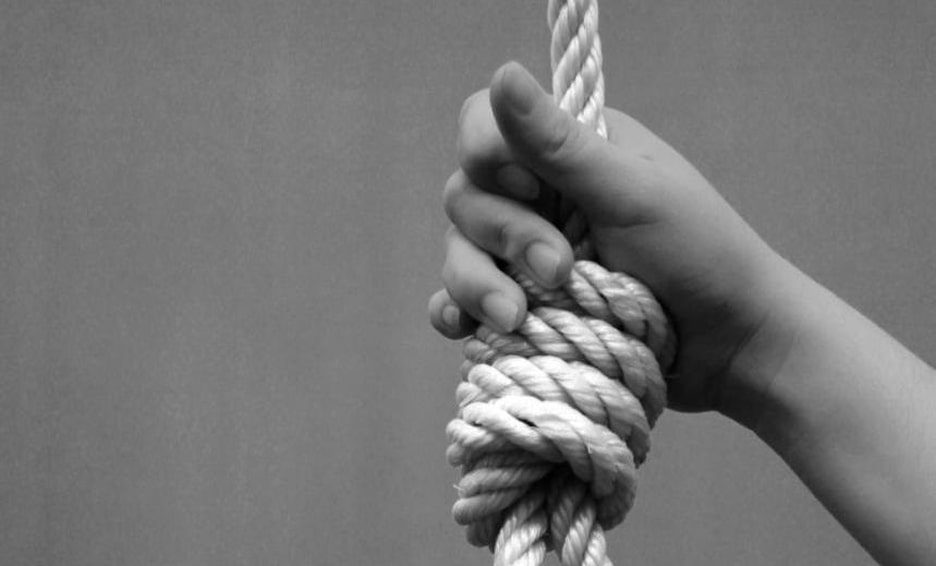 Menor de 12 años se suicida; su prima de 13 murió por la impresión