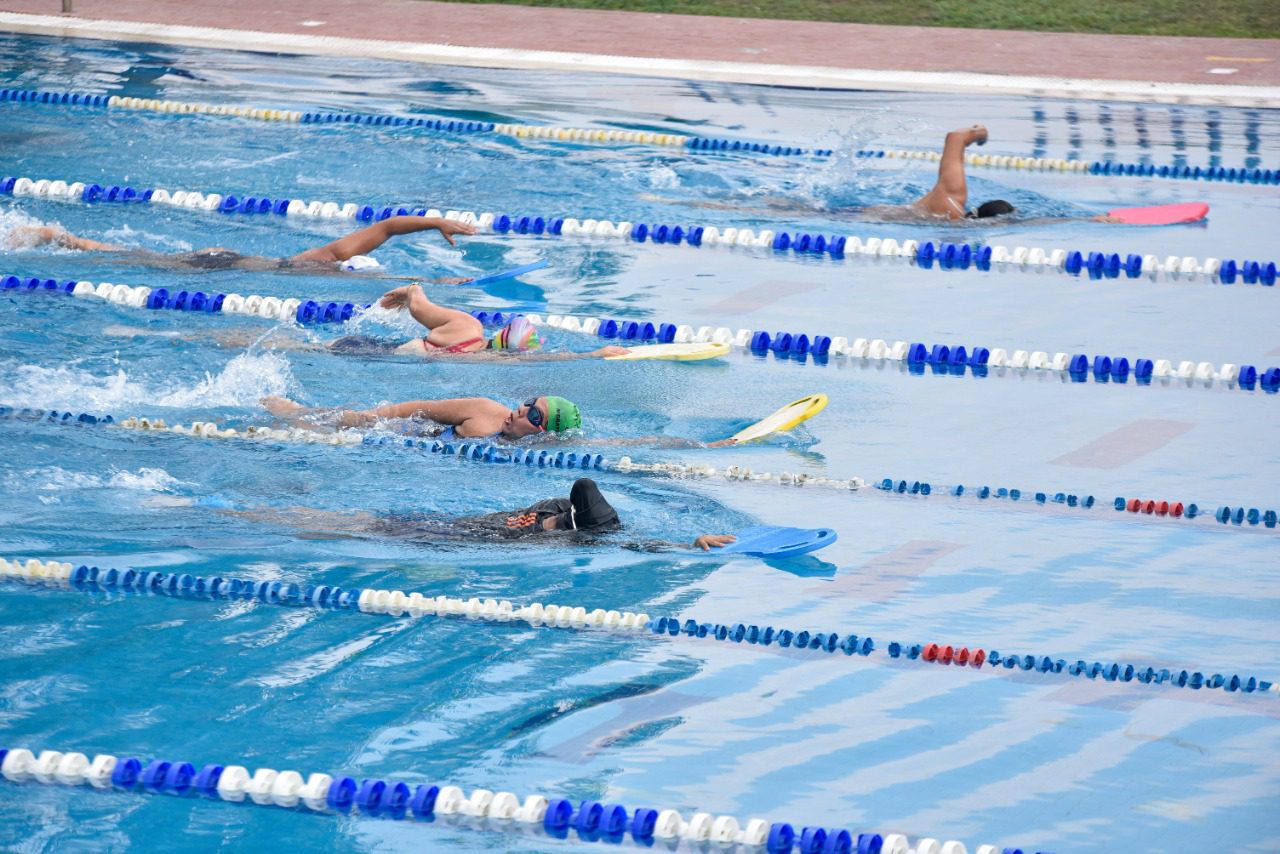 Abren clases sabatinas de natación en Parque Revolución de Cuernavaca
