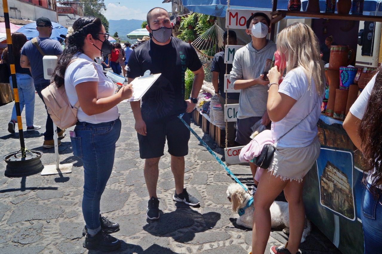 Hacen encuesta de satisfacción a turistas de Tepoztlán