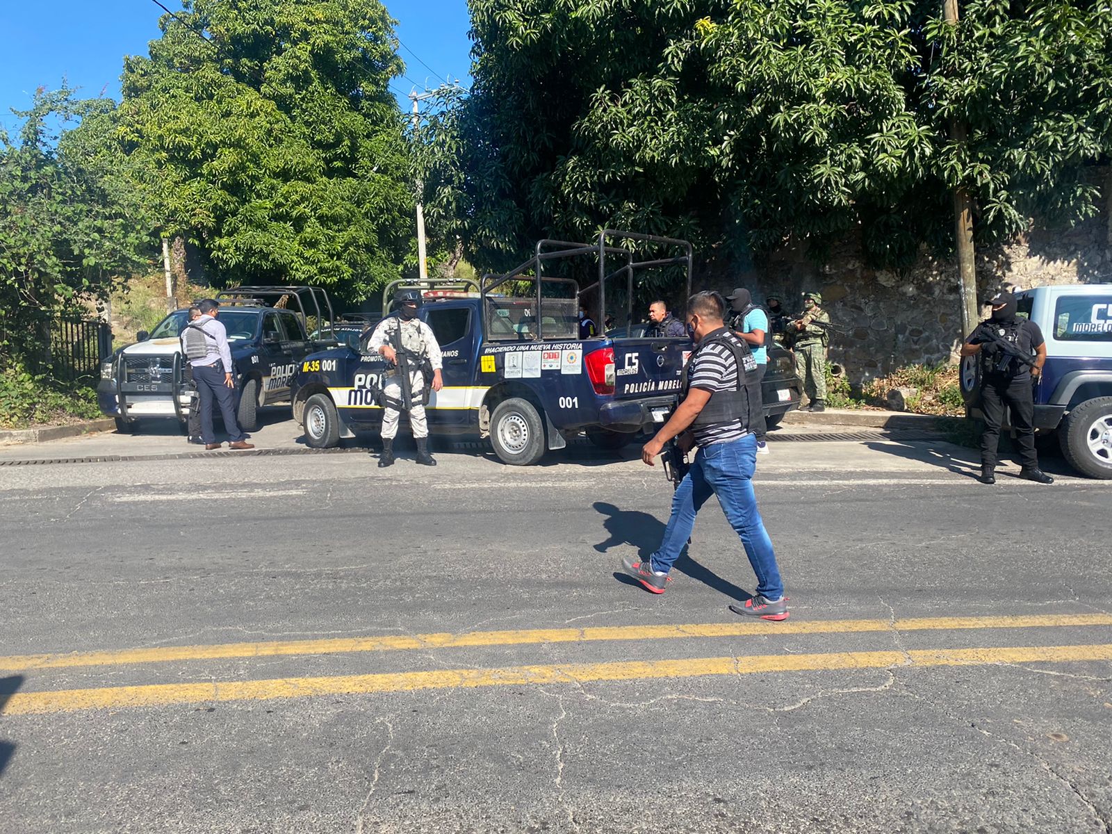 Reportan GRAVE a policía herido en operativo de Coatlán del Río