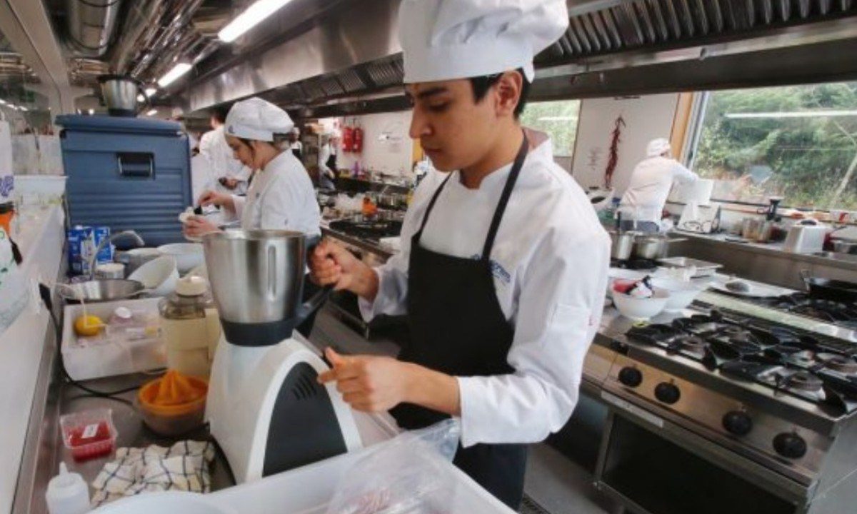 Canadá solicita cocineros mexicanos, ofrece hasta 30 mil pesos al mes