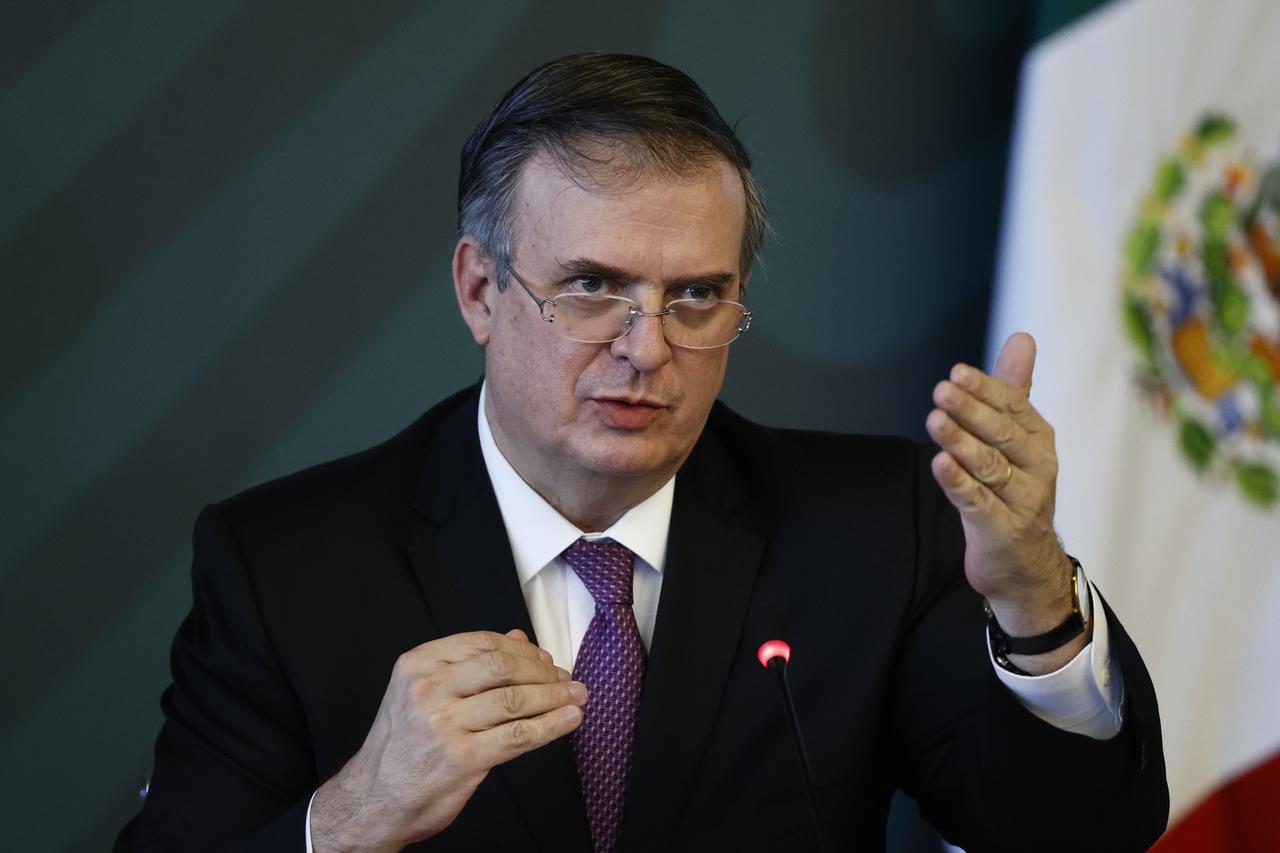 Nominan a Marcelo Ebrard como persona del año para el control de armas 2021