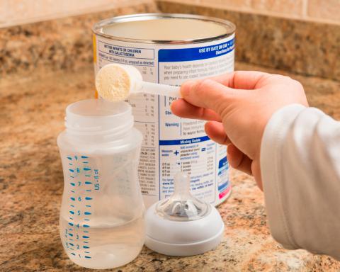 Retira Cofepris fórmulas infantiles en polvo ante riesgo sanitario por contaminación