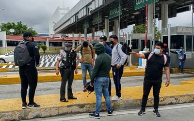 Decretan hasta 7 años de prisión a quien tome casetas con fines de lucro en México
