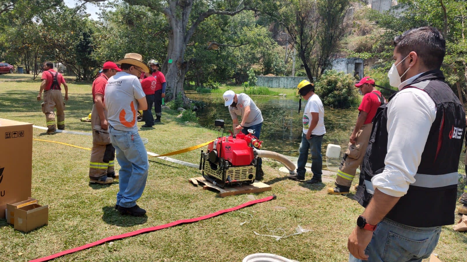 Cuautla incorpora a bomberos equipo portátil contra incendios