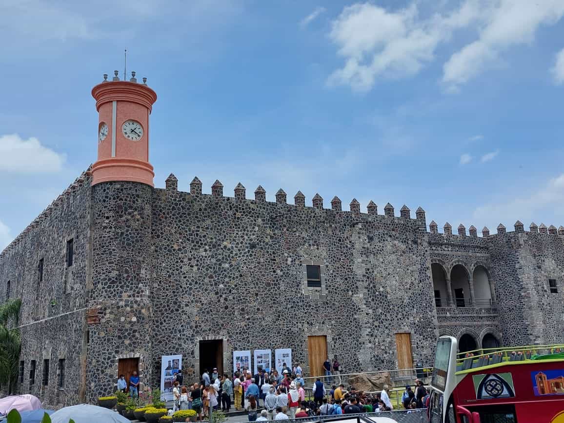 Palacio de Cortés luce nuevo reloj luego de que se destruyó con el sismo de 2017
