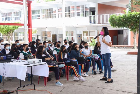 Fomentan el uso adecuado de las Redes Sociales en secuendarias de Tlaltizapán