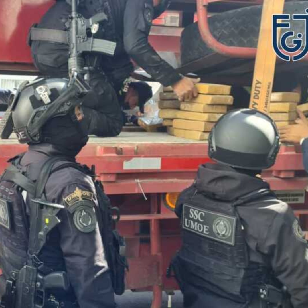 Aseguran droga que estaba empacada con sellos de Prada y Tesla en CDMX