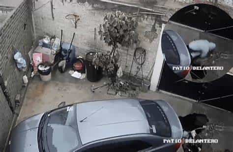 Hombre es devorado por un socavón formado en su patio