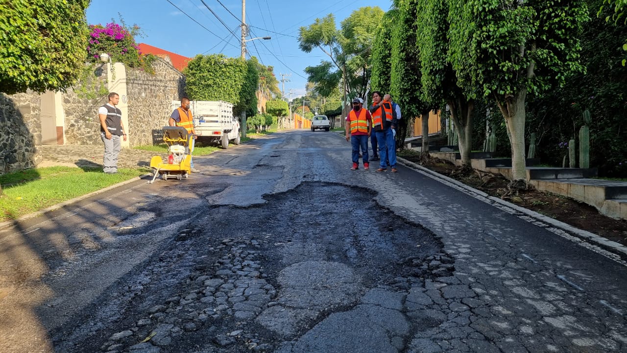 Repararán filtraciones de agua en calles de rancho Cortés, Cuernavaca