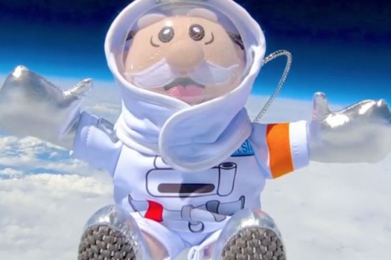 Peluches del Dr. Simi ¿lanzados al espacio?