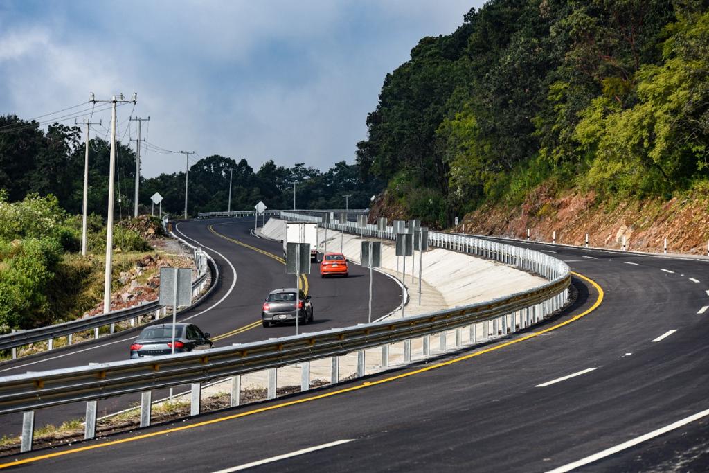 Inaugura AMLO y Cuauhtémoc Blanco la ampliación La Pera-Cuautla