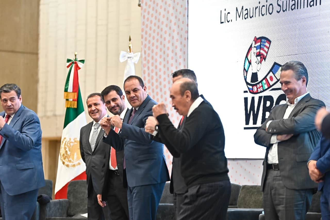 Cuauhtémoc Blanco firma compromiso por la activación física