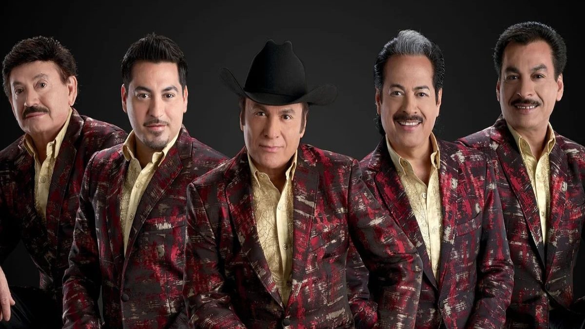 Los Tigres del Norte detienen concierto tras anunciar el fallecimiento de su madre