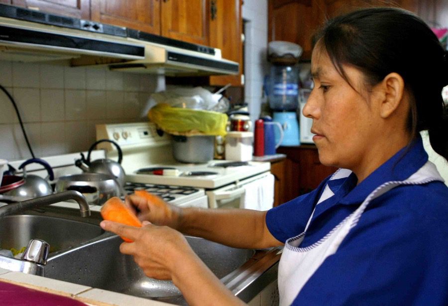 Aprueban SEGURO OBLIGATORIO para trabajadoras del hogar en México